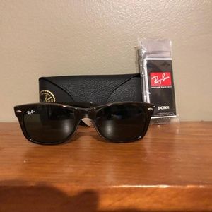Rayban- New Wayfarer Sunglasses